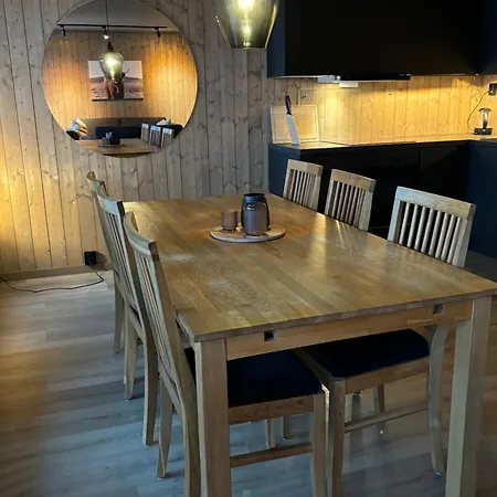 Skaidi Lodge - Modern Cabin Luxury - Near Nussir - 6 Beds *